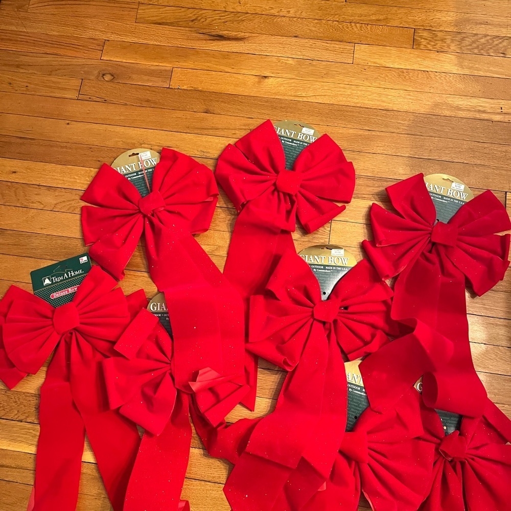 Vintage Red Giant Glittery Velvet Bows (Set of 7)